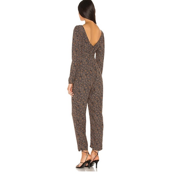 Super comfortable jumpsuit perfect for brunch or day out! - Picture 2 of 5